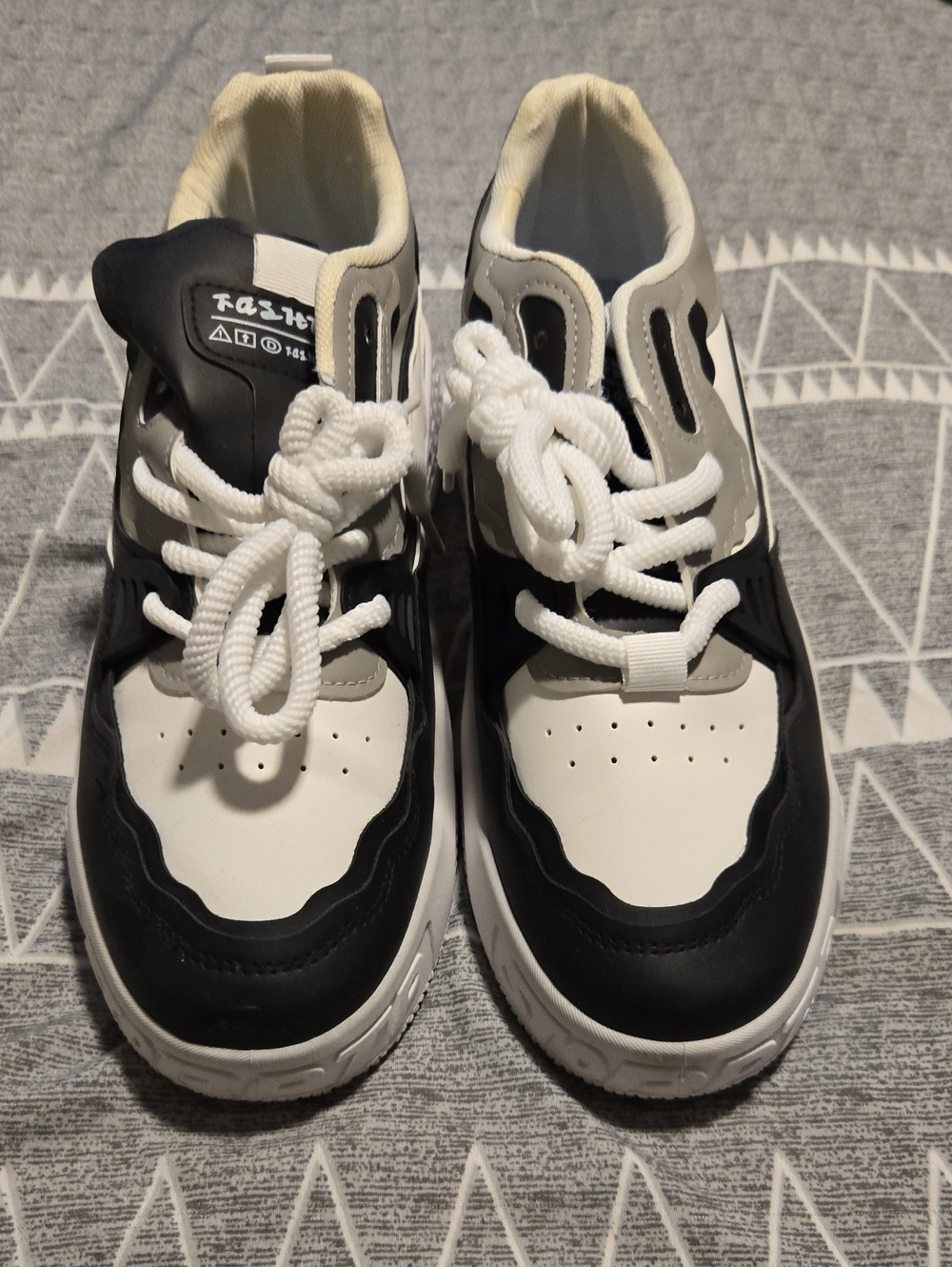 Men's Black and White Chunky Lace-Up Sneakers